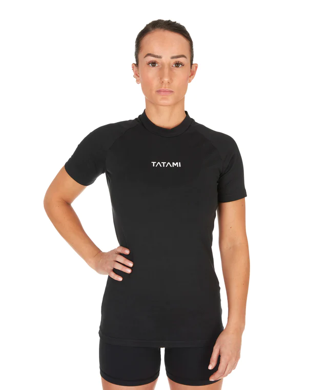 LADIES PEAK SHORT SLEEVE RASH GUARD