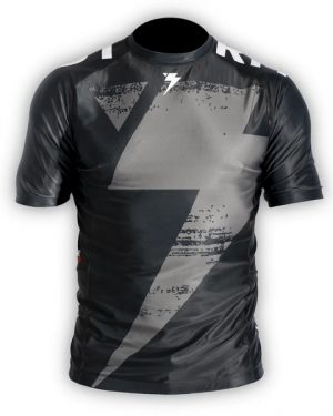 STORM DELTA BLACK SHORT SLEEVE RASH GUARD